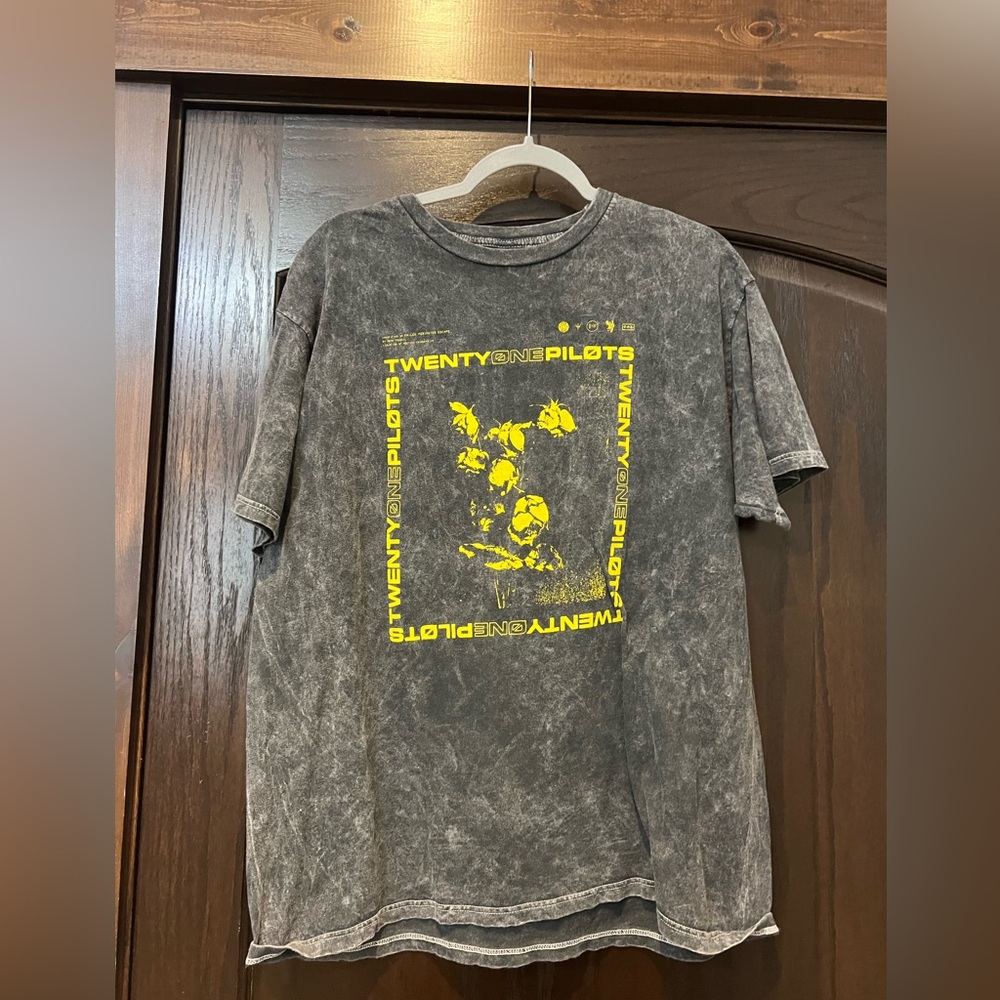 21 Pilots band tee size XL